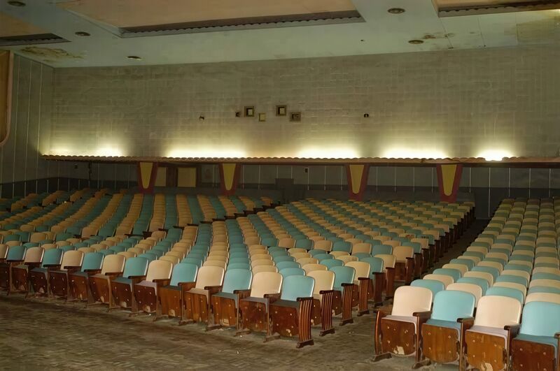 Arquivo:Cine Presidente interior poltronas.jpeg